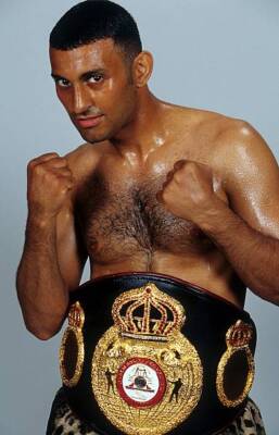 Naseem Hamed Poses For A Potrait BOXER BOXING OLD PHOTO 8