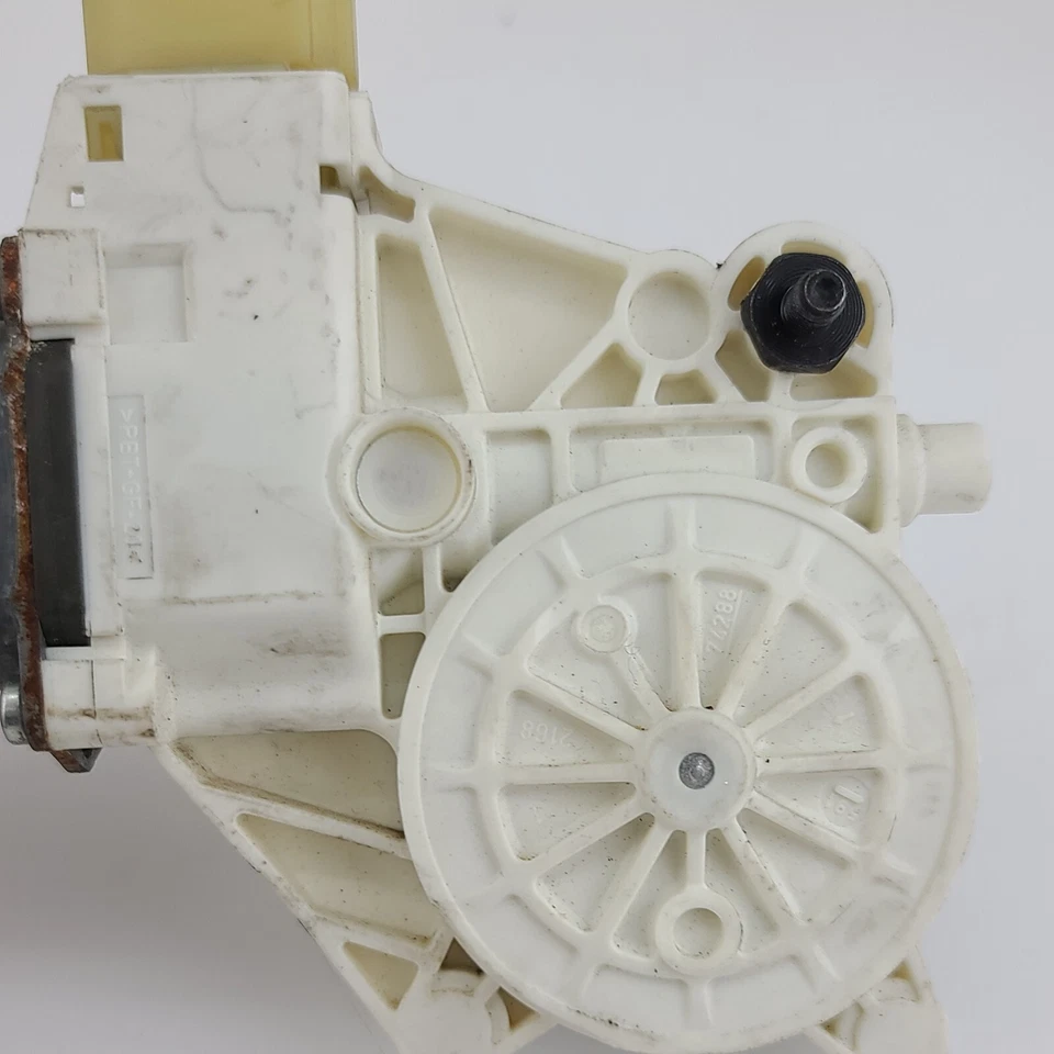 Двигатель регулятора переднего правого пассажирского окна 06 - 11 BMW E90 E91 325I 328I 335I - Изображение 3 из 4