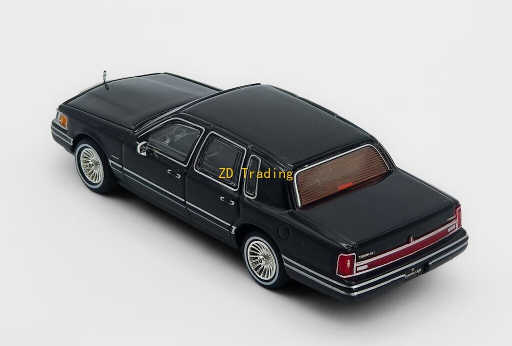 MK 1:64 Black HEC Lincoln Town Car Luxury Sedan Model