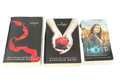 Lot Of 3 TWILIGHT SAGA Stephenie Meyer- Eclipse III Twilight I And The Host
