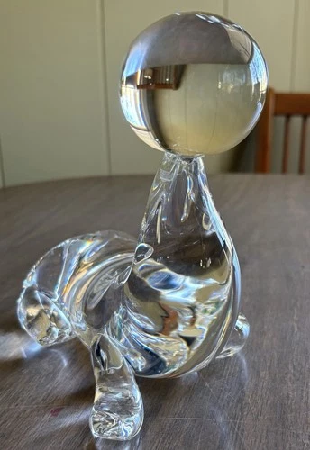 STEUBEN Beautiful Crystal Seal with Ball