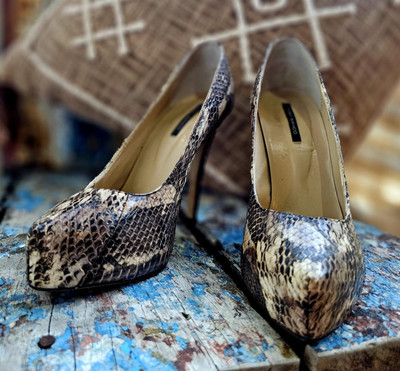 TONY BIANCO Snakeskin Leather Brown Beige Cream Stiletto
