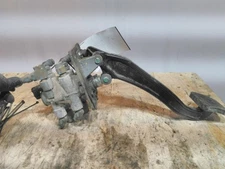 G90-1174 KENWORTH T680 FOOT PEDAL 3755548