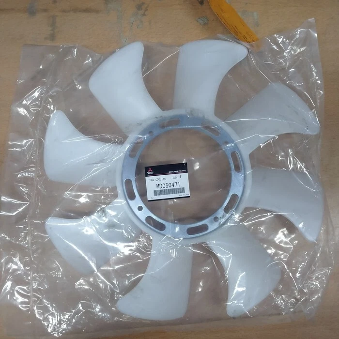 Genuine Radiator Fan for Mitsubishi L300 2.5L Diesel MD050471 