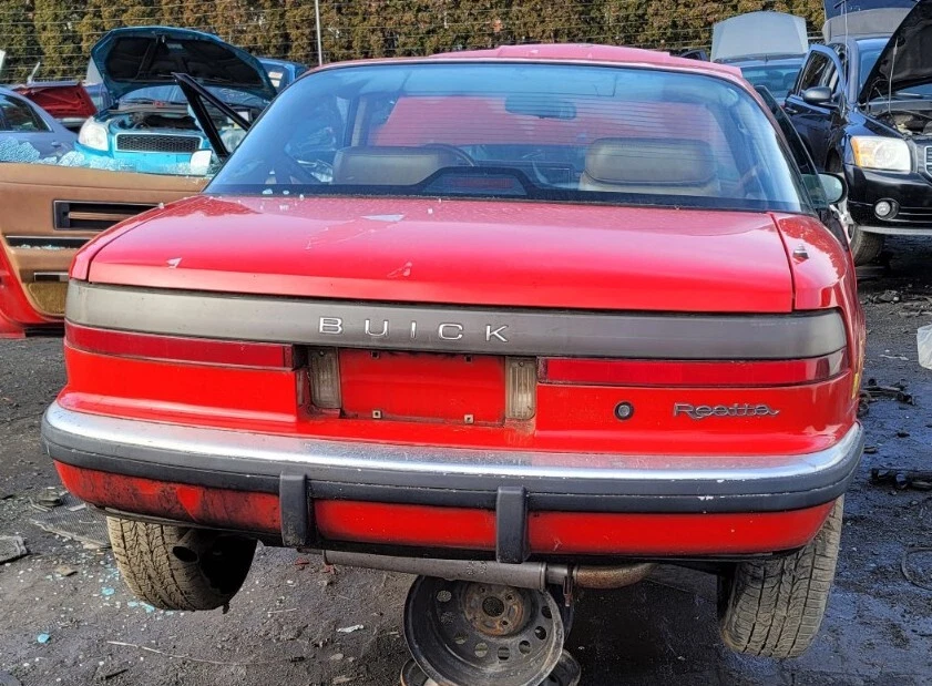 88-91 Buick Reatta Rear Complete Tail Light Lights Lamps (Hazey Lens) Tested - Image 3 of 4