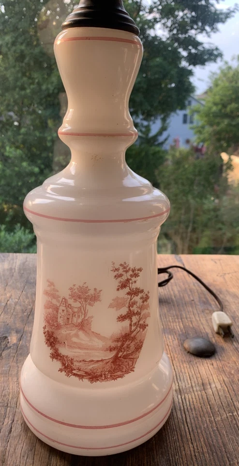 Lámpara de huracán de vidrio lechero de colección eléctrica de 27" de alto chimenea globo artículos de transferencia Foto 2 de 4