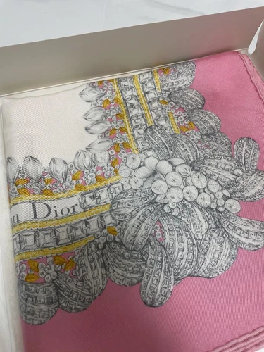 Foulard Dior rose crème à fleurs avec logo CD soie mélangée 34 x 34 pouces