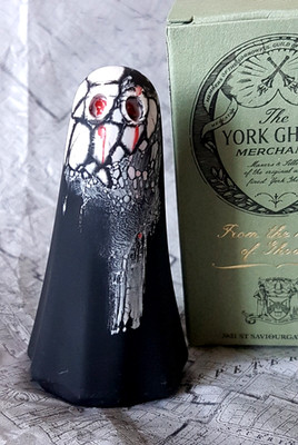 Black & White & Red Tears ~ Large Ghost ~ The York Ghost Merchants GR 31 ~ Neu