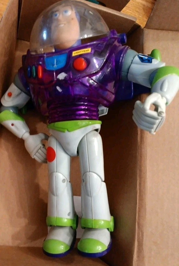 Juguete Buzz Lightyear - DIZNEY PIXAR THINKAWAY - Botones Funcionan.  COFRE MORADO Foto 2 de 4