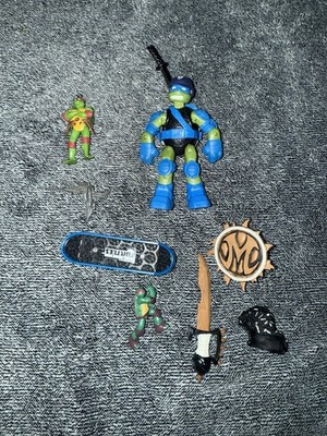 Teenagw Mutant Ninja Turtles Random Bundle Skateboard Figures Accesories