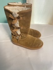KoolaBurra Boots by UGG , Size 1 Youth, Pre-owned Bin4