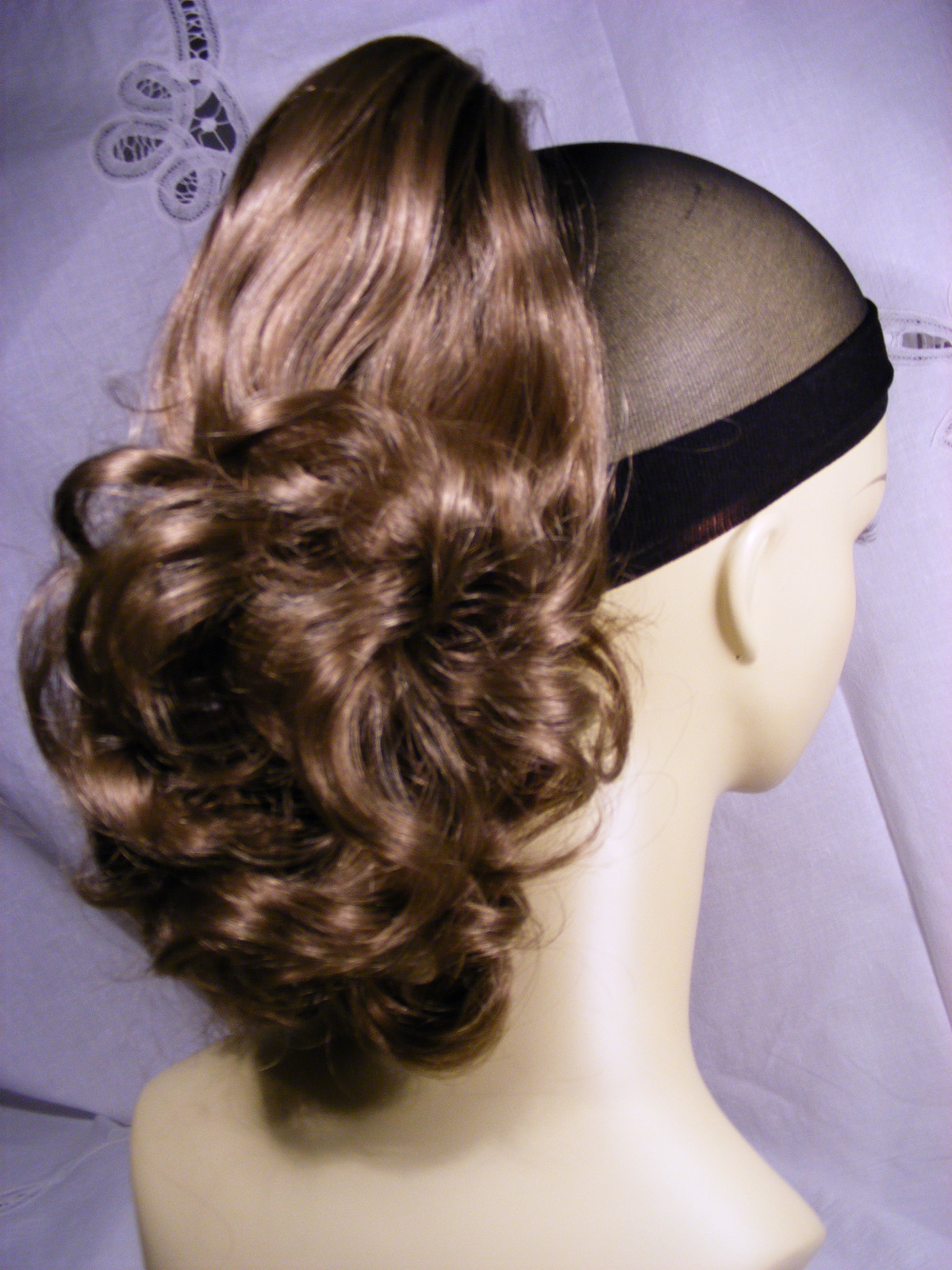 Heat Resistant Ponytail with Claw Clip on 12 Inch Short Curly Hair Pony