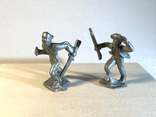 Marx 45mm 1950's Fort Apache/Dearborn defenders running. Two different figures