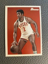 Oscar Robertson 2009-10 Bowman White Border #89 Bucks HOF card
