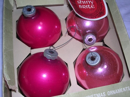 Vintage 4 BIG Shiny Brite Mercury Glass PINK Christmas Ornaments w/Box USA 3.5" - Picture 3 of 4