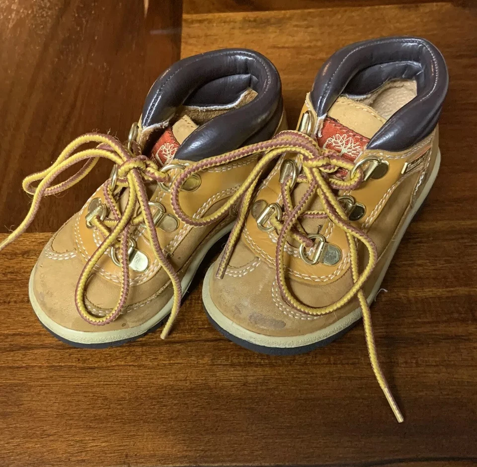 Botas de cuero de trigo Timberland niño pequeño talla 6M Foto 2 de 4