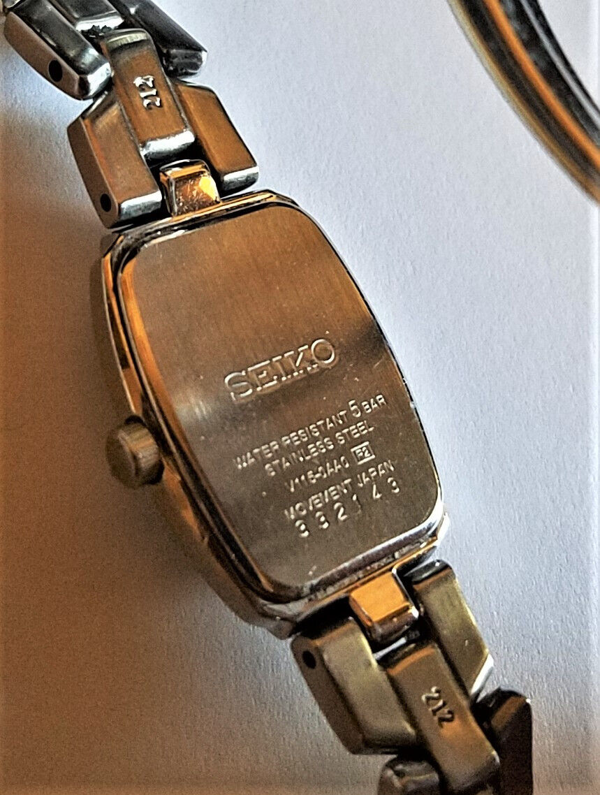 Seiko Womens V115-0AA0 Solar Watch 2 Tone Gold Silver Seiko Womens V115-0AA0 Solar Watch 2 Tone Gold Silver