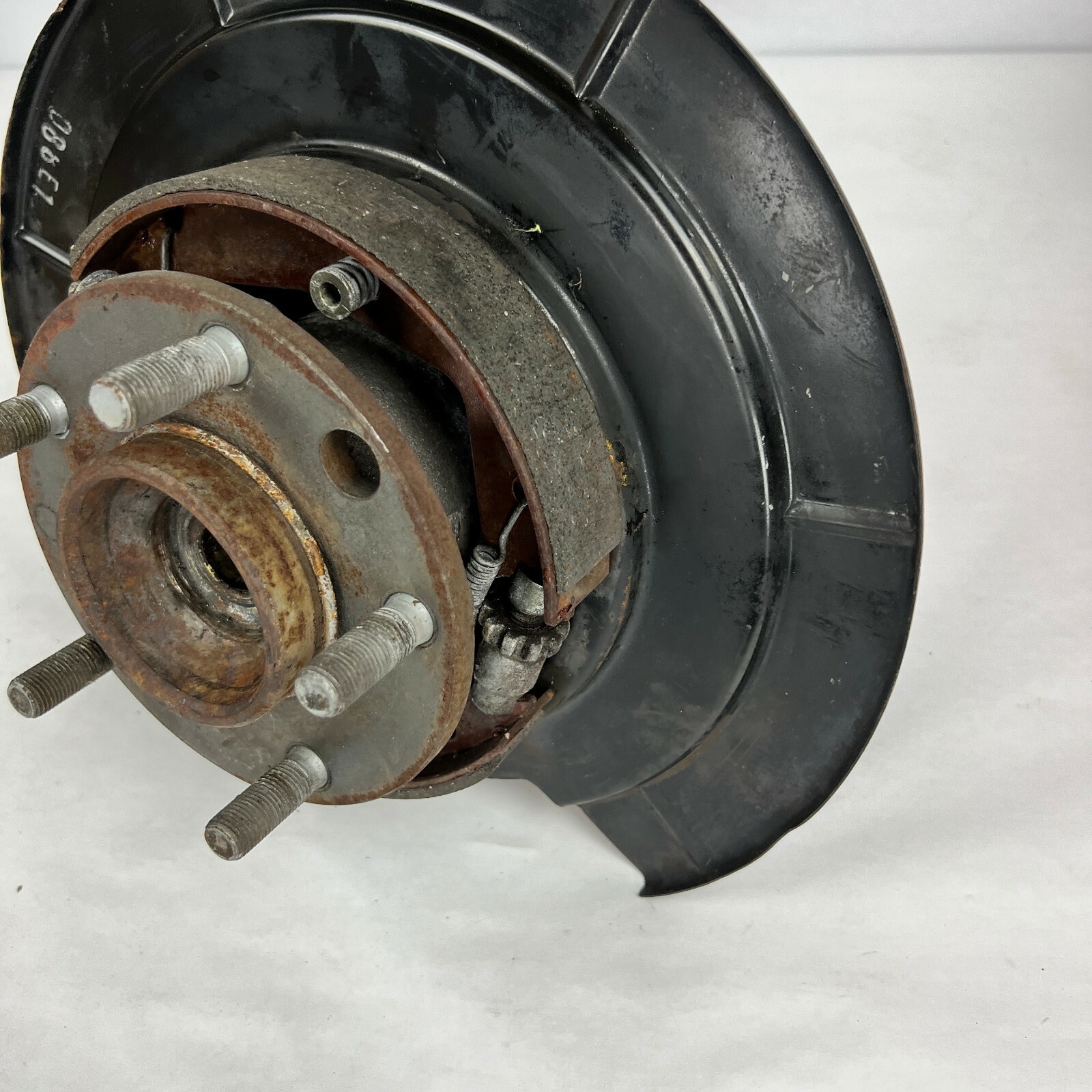 2000 2001 2002 2003 Aston Martin DB7 Rear Right RH Knuckle Hub Carrier 26-85534