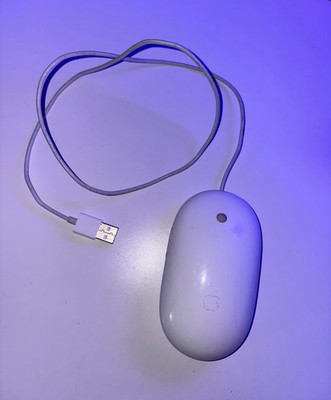 Apple Mighty Mouse A1152 Standardmaus USB kabelgebunden optisch 4 Tasten Weiß