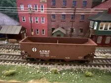 ATLAS 1855 A.T.S.F. - SANTA FE 2-BAY HOPPER CAR 180810 HO SCALE