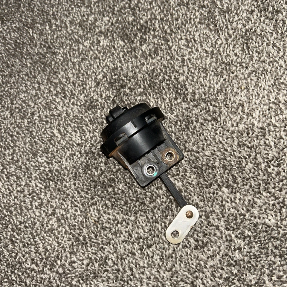 Válvula de vacío de ventilación Hyundai Accent 2012-2017 9163100034 OEM Foto 2 de 3