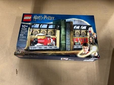 LEGO Harry Potter Book Nook: Hogwarts Express 76450 - New, Unopened, Damaged Box