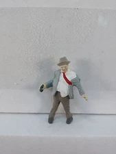 Arttista #1422 - Drunken Man with Bottle - O Scale Figure - Model Trains - NEW