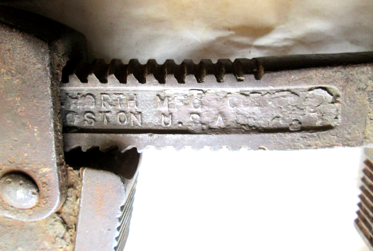 Clé à pipe Antique Walworth Genuine Stillson. Clé à pipe antique 24 pouces Genuine Stillsons par Walworth Manufacturing Co Boston USA. - Canada
