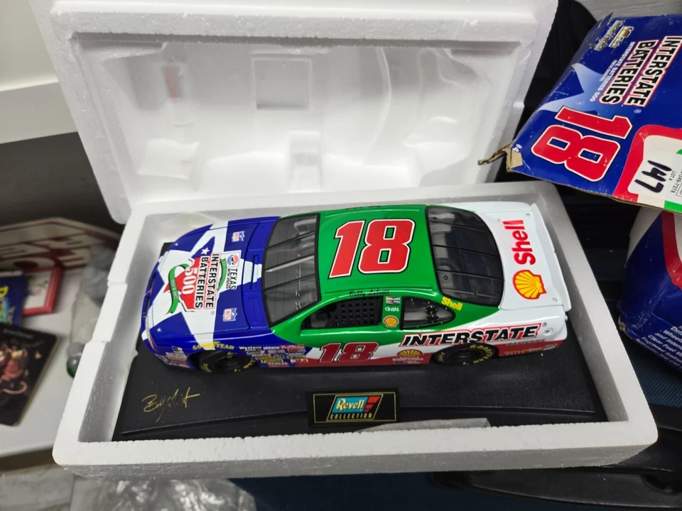 interstate batteries 500 pontiac grand prix revell diecast 1 18 - Image 2 of 2