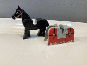 Lego - Black & White 2 Horse Set With Barding Armor #6047 Traitor Transport