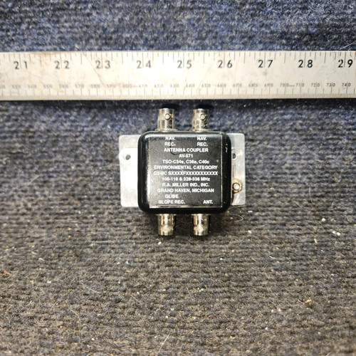 AV-571 | R.A Miller | cessna 172k | Antenna Coupler