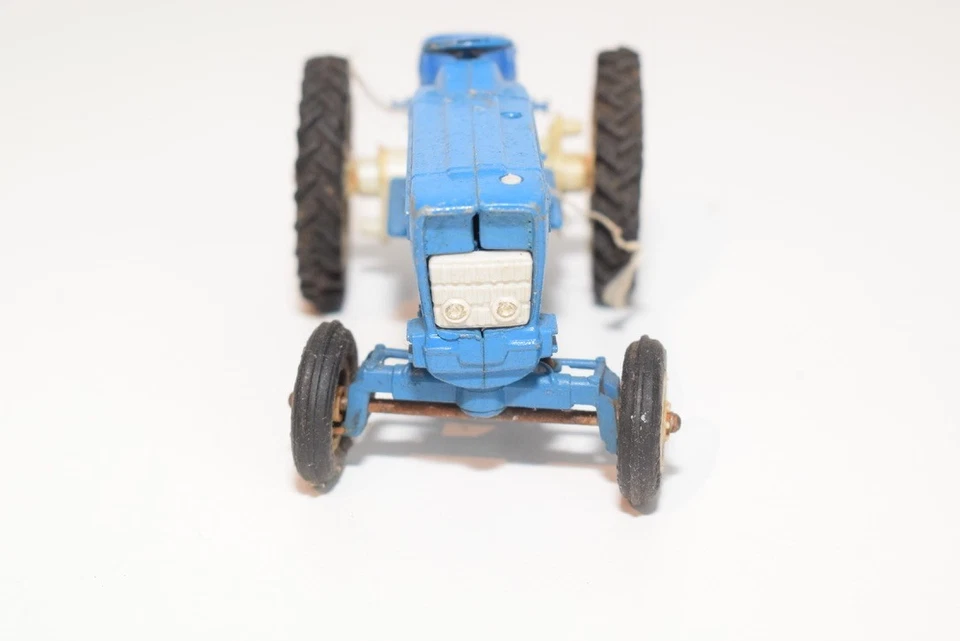 B95 1:32 GRAN Bretaña ford ford fordson 5000 tractor azul buen estado. Foto 3 de 4