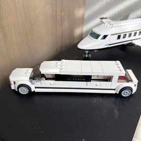 LEGO City Airport VIP Service 60102  