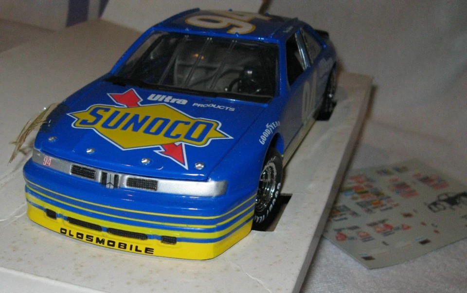 1992 Sunoco Oldsmobile NASCAR Terry LaBonte 1/24th scale diecast model by Revell - Image 3 of 4