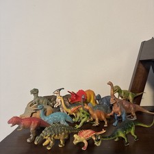 Lot of 19 Vintage Dinosaur Toy Figurine 3  -10  Bundle Realistic Lifelike