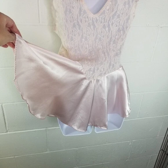 Lencería de colección años 80 rosa encaje satinado hada coqueta romántica chemise hecha en EE. UU. M Foto 4 de 4