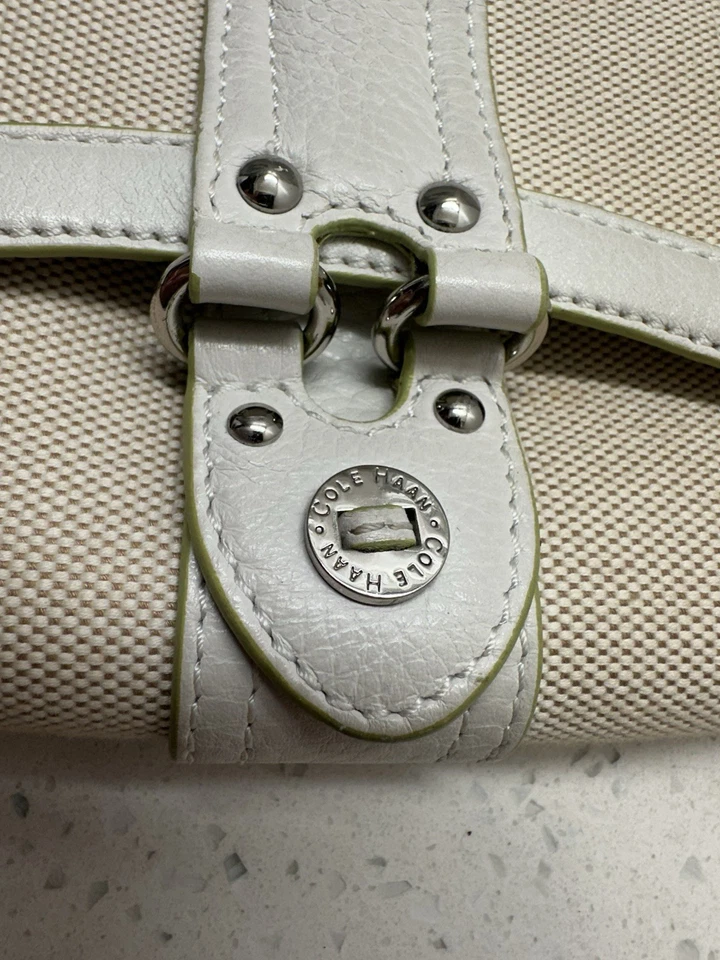 Bolso de hombro Cole Haan Megan de cuero de nailon de lona  Foto 2 de 4