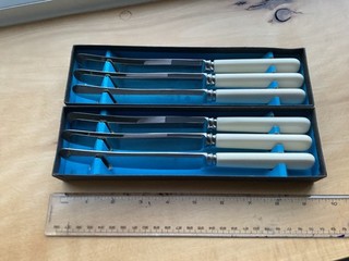 Vintage Boxed Set 6 x Faux Bone Handle Viners Made in Sheffield