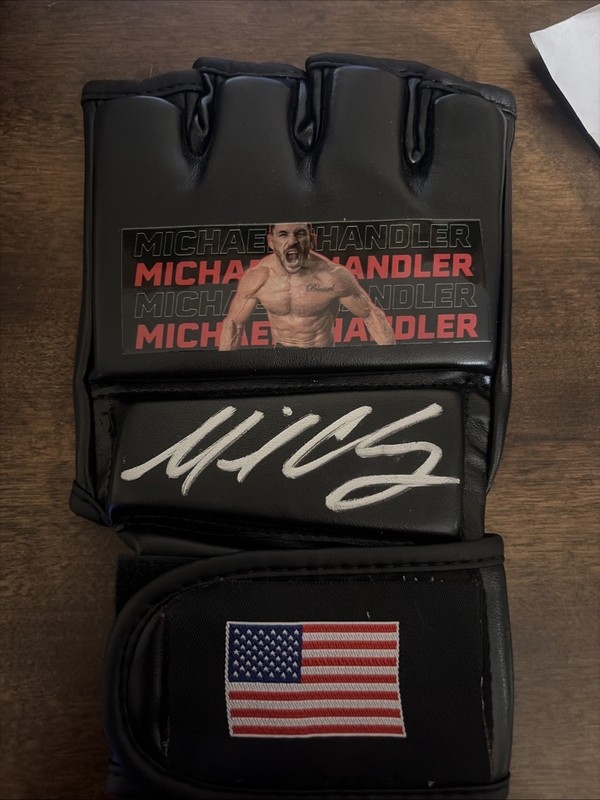 Michael Chandler Signed MMA Custom USA Glove (Beckett)