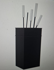 Stilvolles Kaminwerkzeug-Set enth&auml;lt B&uuml;rste, Schaufel, Poker, Zangen, Eimer