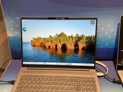 IdeaPad Slim 5 16AKP10, Copilot+ PC, Luna Grey, 16 - Wie neu 1#1949034