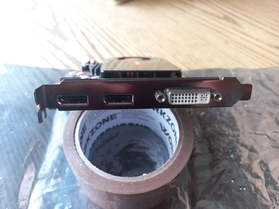 ATI Firepro V4900 1gb DP DVI Graphics Card - Image 3 of 4