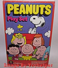 Vintage Peanuts Charlie Brown Snoopy Colorforms No.761 Toy Play Set Sealed