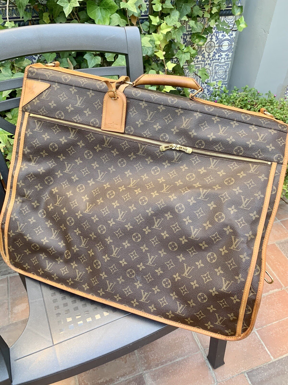 Porta traje Louis Vuitton