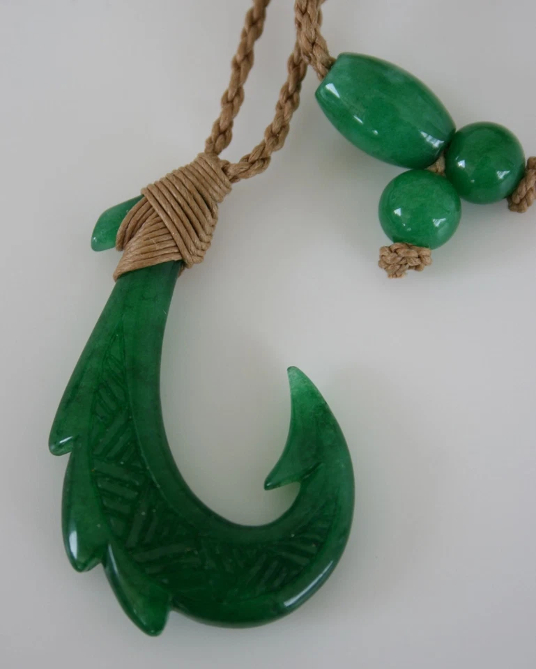 Serpentin Carving Fishhook - Bild 1 von 1