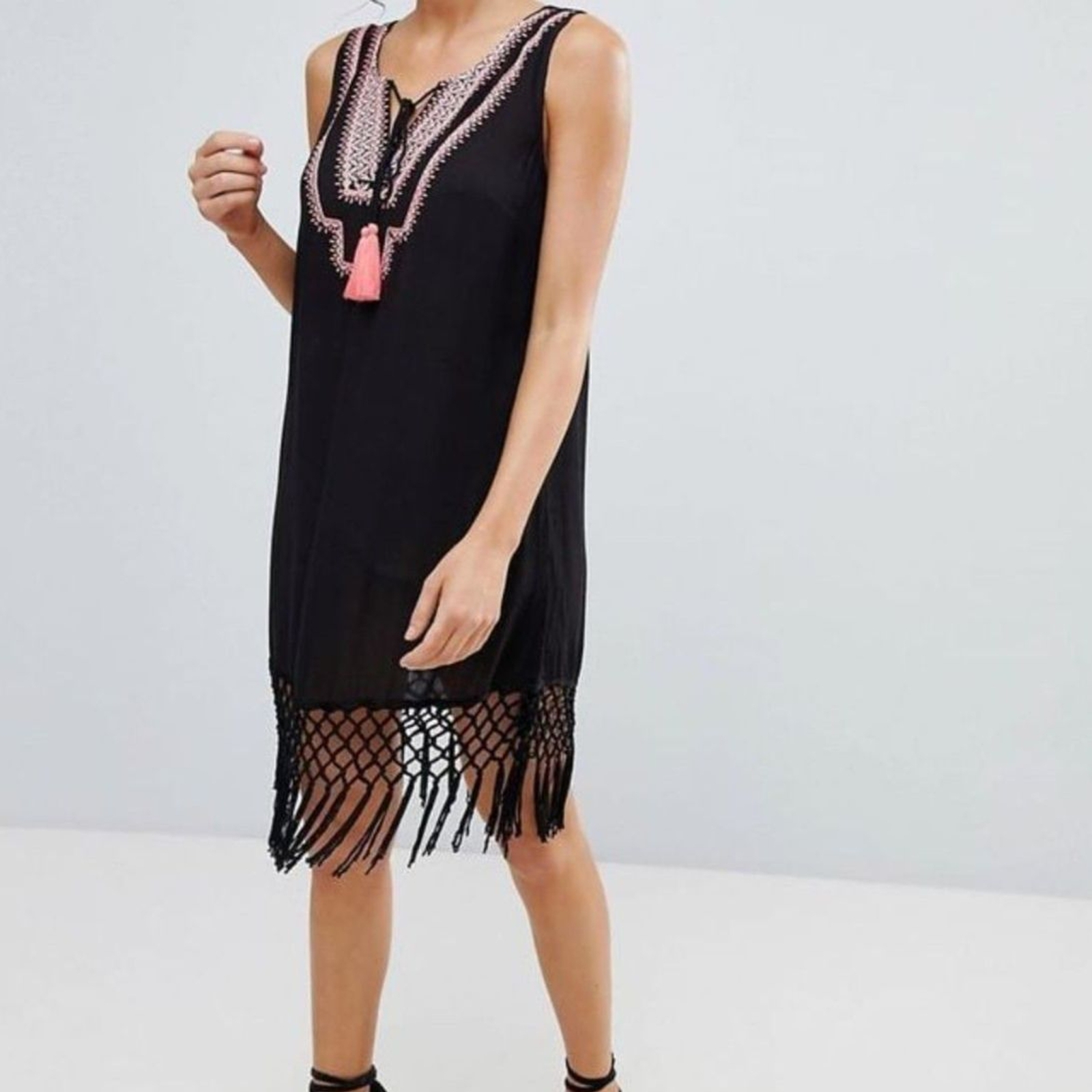 Akasa Sleeveless Size 6 Dress Black Embroidered Boho Fringe Beach Resort