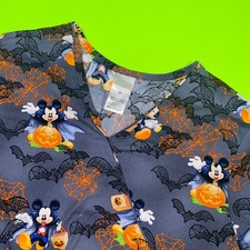 Disney Mickey Mouse Halloween Scrub Top Gray Vampire Pumpkin Bat MK31B515 Mens M