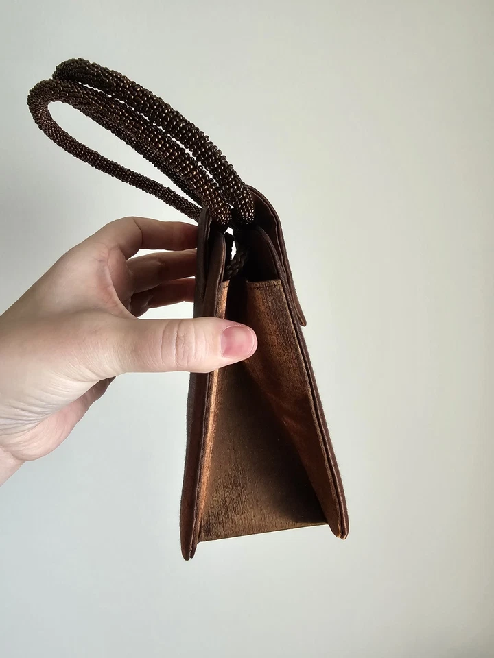 复古 20 世纪 90 年代小号棕色钱包。 珠饰手柄晚装手提包 — 第 4/4 张图片