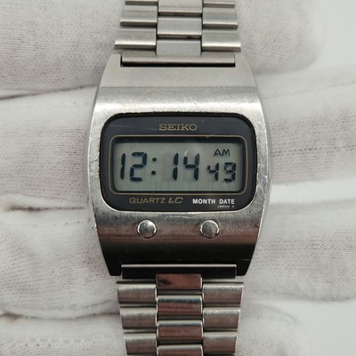 Seiko Men's Vintage Silver Tone Digital Quartz Watch 0439-5007