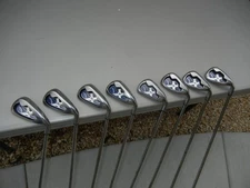 Lot of 8 Golf Clubs : CALLAWAY X18 irons (3-9), wedge P, RH, EXCELLENT! uniflex